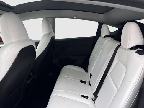 Used 2023 Tesla Model Y Long Range AWD/4WD image 37