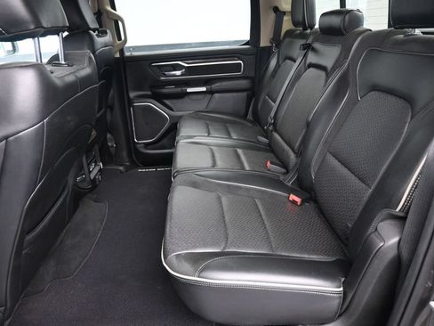Used 2019 RAM 1500 Laramie AWD/4WD image 14