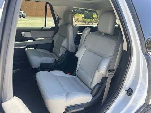 New 2026 Ford Expedition Active RWD image 16