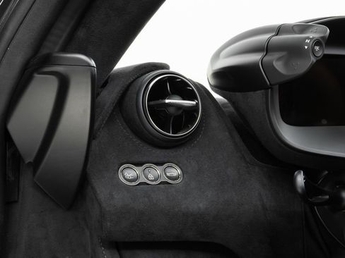 Used 2024 McLaren 750S Spider image 27