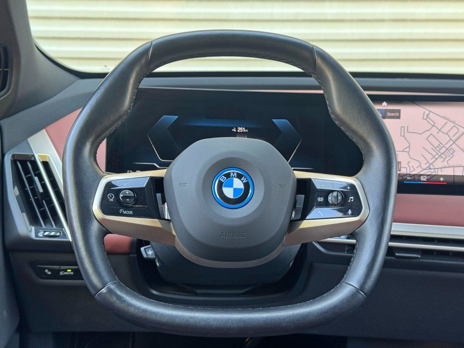 Used 2022 BMW iX xDrive50 w/ Premium Package AWD/4WD image 19