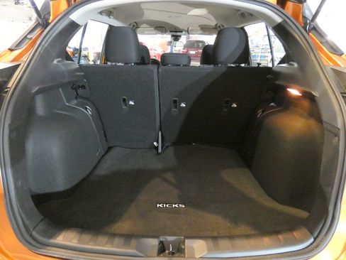Used 2024 Nissan Kicks SV FWD image 6