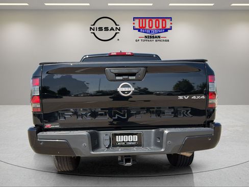 Certified 2024 Nissan Frontier SV w/ Technology Package AWD/4WD image 3