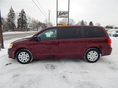 Used 2018 Dodge Grand Caravan SE w/ UConnect Hands-Free Group