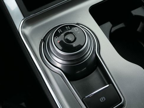 Used 2024 Ford Edge Titanium image 20