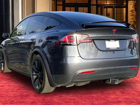 Used 2020 Tesla Model X Long Range image 4