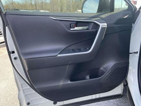 Used 2020 Toyota RAV4 XSE image 5