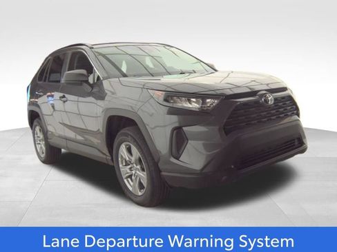 Used 2022 Toyota RAV4 LE image 5