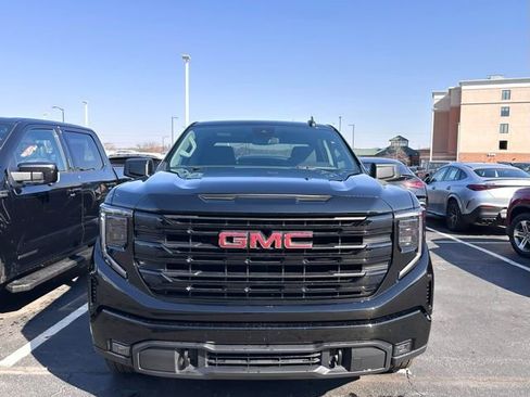 Used 2024 GMC Sierra 1500 Elevation image 3