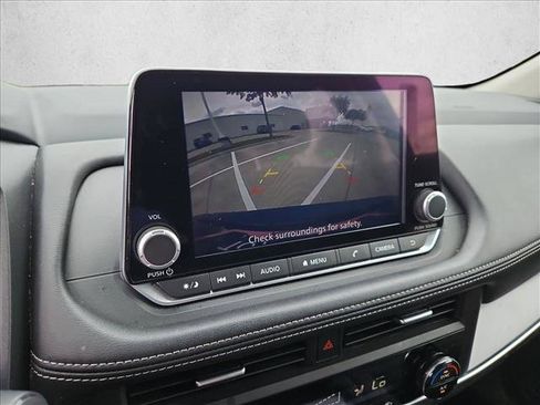 Used 2024 Nissan Rogue SV AWD/4WD image 13