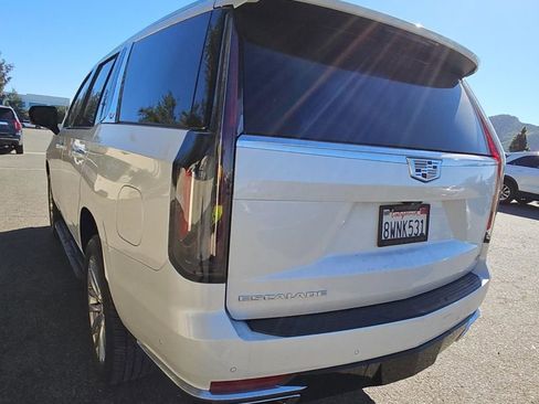 Used 2021 Cadillac Escalade Premium Luxury image 7