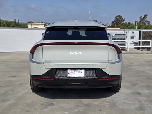 Used 2024 Kia EV6 Light RWD image 5