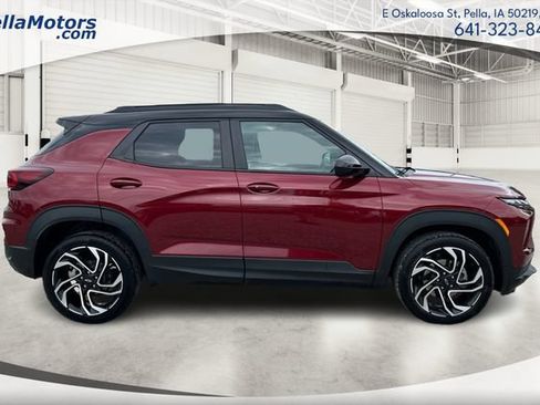 Used 2025 Chevrolet TrailBlazer RS w/ Driver Confidence Package AWD/4WD image 2