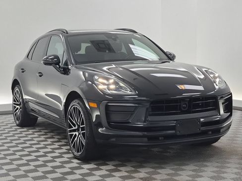 Certified 2022 Porsche Macan AWD/4WD image 7