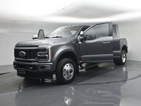 Certified 2023 Ford F450 Platinum w/ FX4 Off-Road Package AWD/4WD image 38