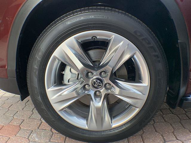 Used 2019 Toyota Highlander Limited FWD image 10