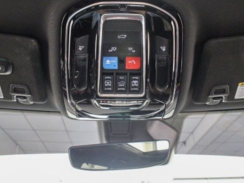 Certified 2022 Jeep Grand Cherokee Summit w/ Luxury Tech Group V image 20