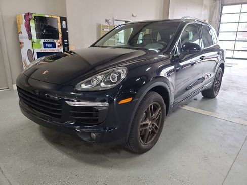 Used 2016 Porsche Cayenne Diesel image 2