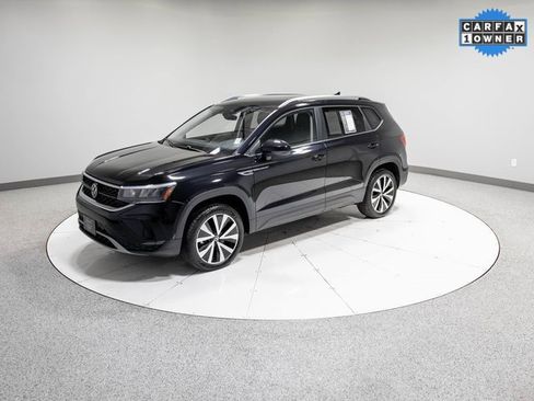 Used 2024 Volkswagen Taos SE image 33