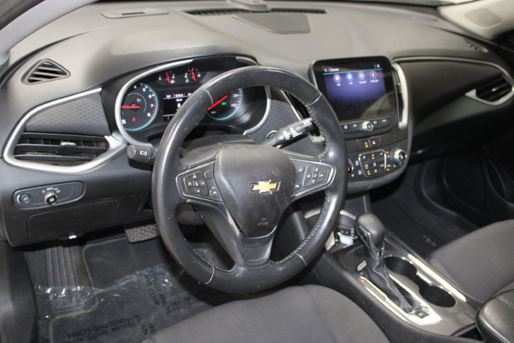 Used 2022 Chevrolet Malibu LT FWD image 18