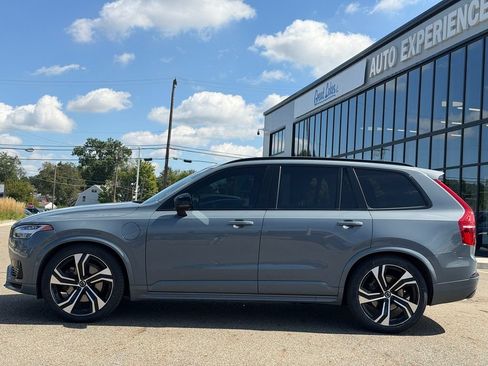 Used 2022 Volvo XC90 T8 R-Design AWD/4WD image 2