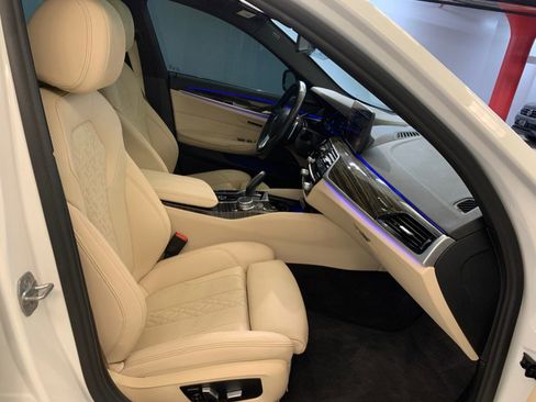 Used 2022 BMW 530i xDrive w/ Premium Package image 81