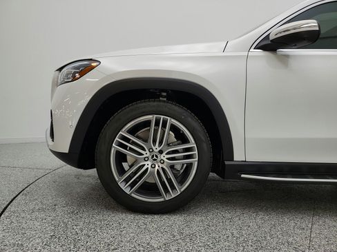 New 2026 Mercedes-Benz GLS 450 4MATIC image 15