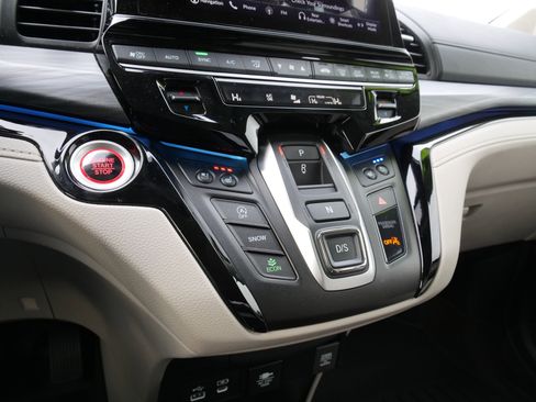 Used 2025 Honda Odyssey Elite image 28