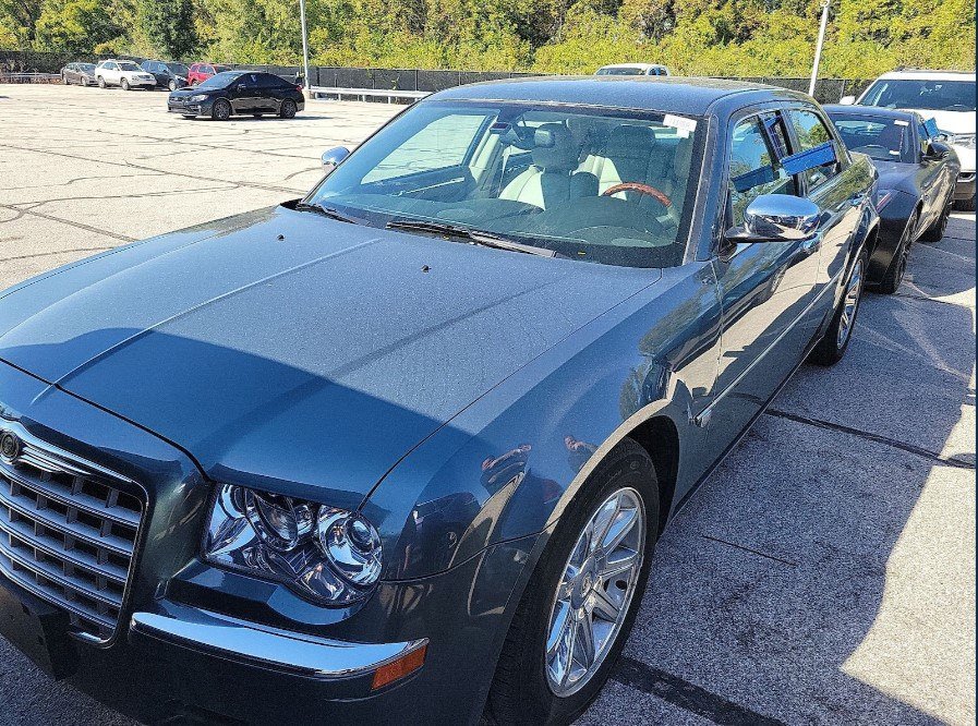 Used 2005 Chrysler 300 C RWD image 1