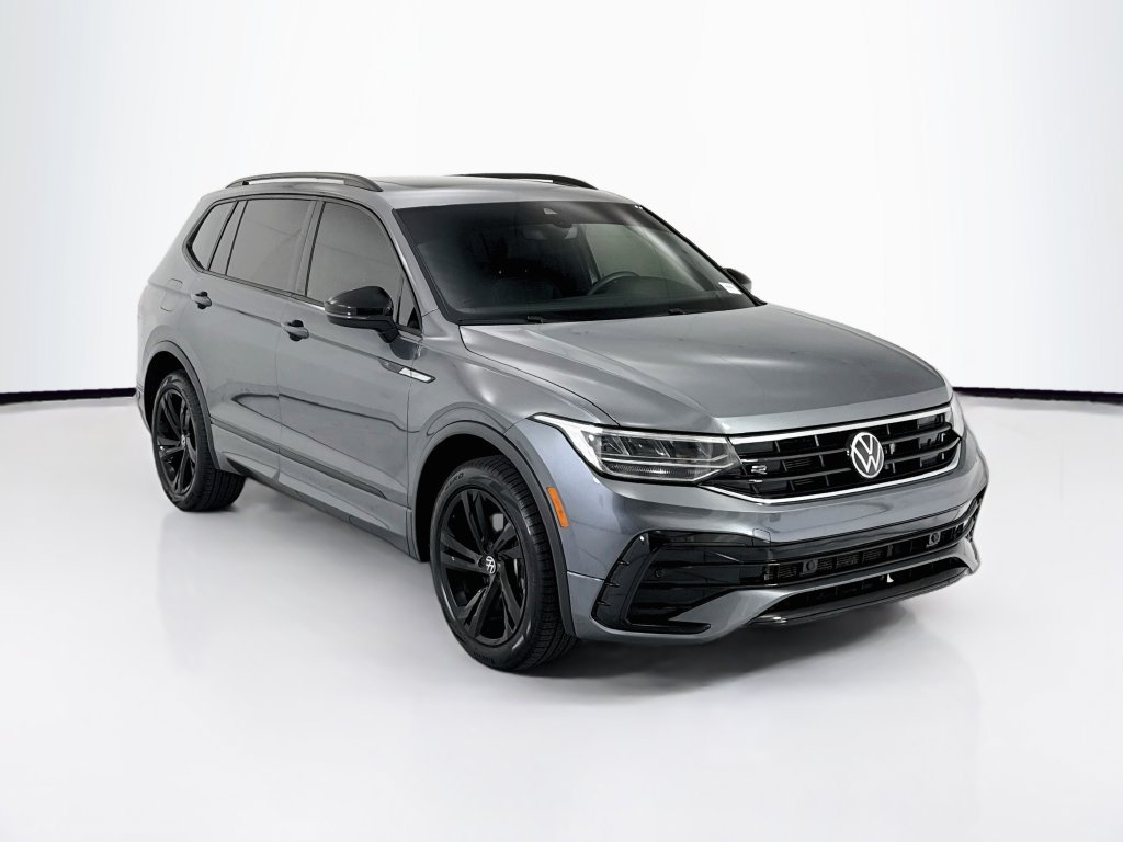 Used 2023 Volkswagen Tiguan SE R-Line FWD image 3