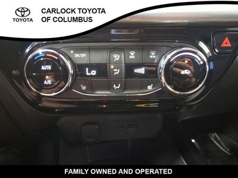 Used 2024 Chevrolet Trax LT w/ LT Convenience Package FWD image 25
