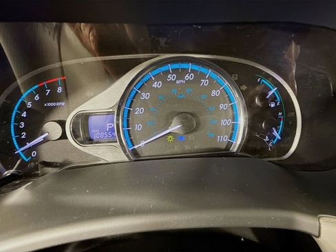 Used 2013 Toyota Sienna XLE image 17