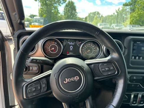 Used 2022 Jeep Wrangler Sport AWD/4WD image 11