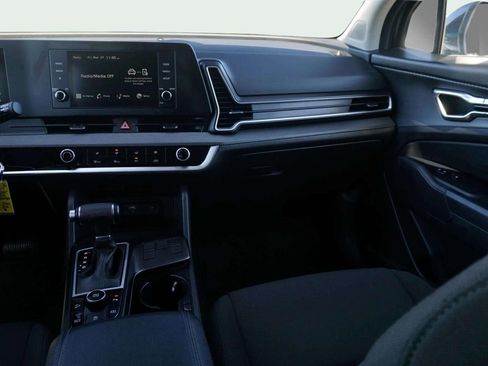 Used 2025 Kia Sportage LX image 19
