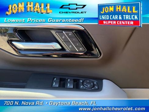 Used 2025 Chevrolet Suburban Z71 w/ Z71 Off-Road Package image 28