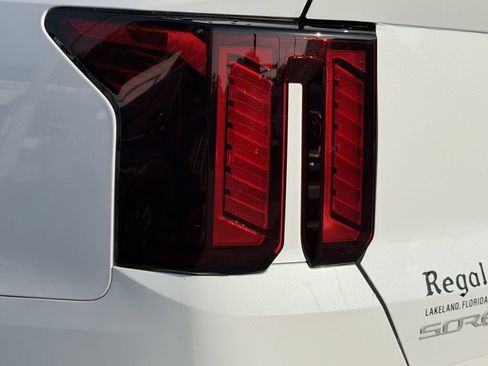 Certified 2025 Kia Sorento EX FWD image 11