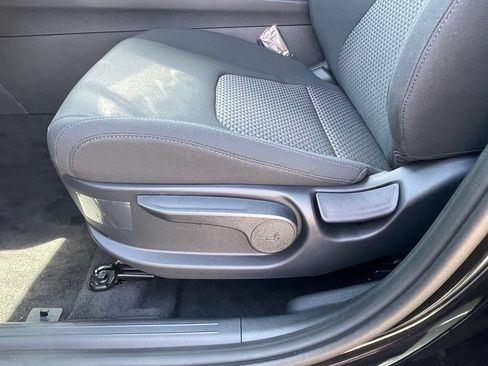 New 2026 Kia Sportage LX FWD image 10