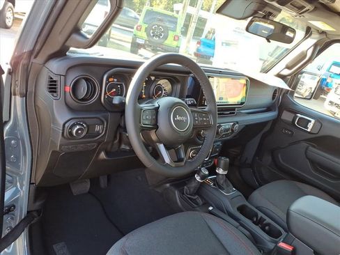 New 2025 Jeep Wrangler Unlimited Rubicon image 9
