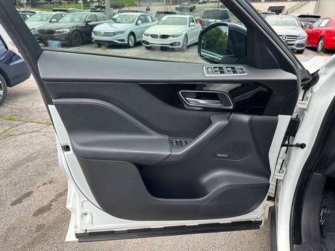 Used 2019 Jaguar F-PACE R-Sport AWD/4WD image 18