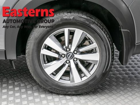 Used 2023 Nissan Pathfinder SL AWD/4WD image 8