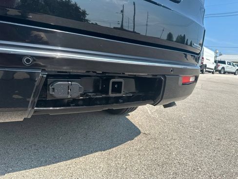 Used 2024 Jeep Wagoneer Series III AWD/4WD image 39