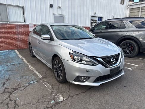 Used 2016 Nissan Sentra SR w/ SR Premium Package image 3