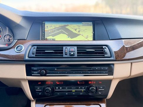 Used 2013 BMW 550i xDrive Sedan image 25