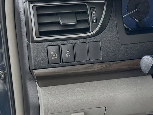 Used 2016 Toyota Camry XLE image 10