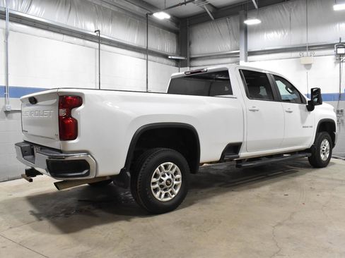 Used 2024 Chevrolet Silverado 2500 LT w/ Convenience Package image 26