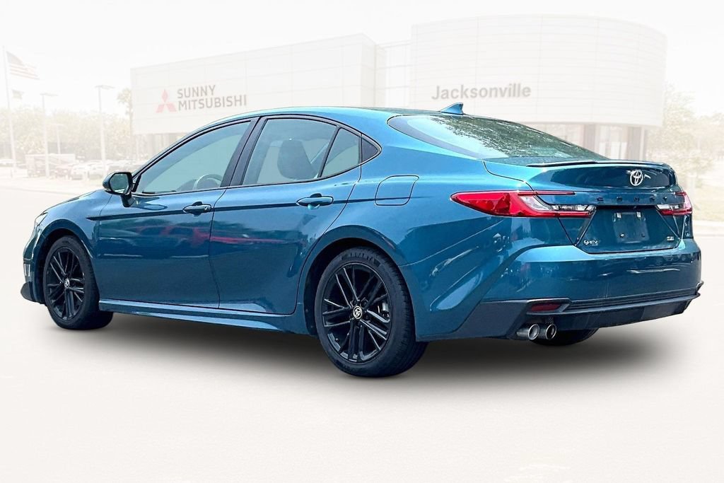 Used 2025 Toyota Camry SE FWD image 4