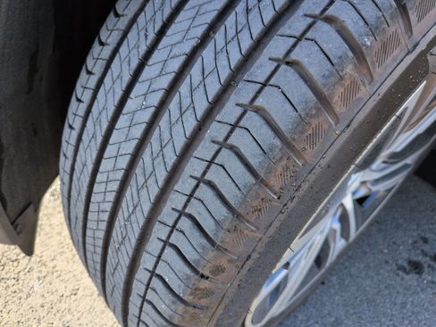 Used 2024 Cadillac Lyriq Luxury image 12