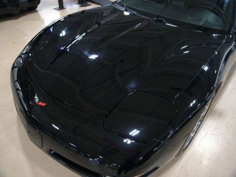 Used 2002 Chevrolet Corvette w/ Preferred Equipment Group2 image 11