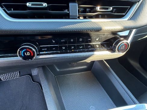 New 2026 Chevrolet Equinox LT w/ Convenience Package II image 14