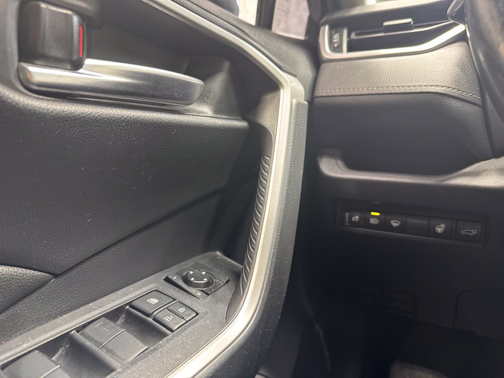 Used 2020 Toyota RAV4 XLE w/ Convenience Package AWD/4WD image 9